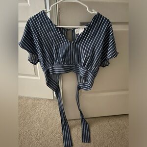 Boutique Tie-Back Crop